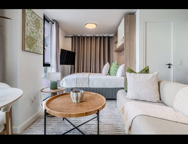 0.5 BEDROOM APARTMENT FOR SALE IN CAPE TOWN CITY CENTRE